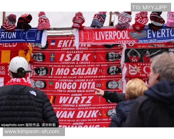 足球明星们青睐的运动品牌揭秘及其背后的故事与影响 足球明星们青睐的运动品牌揭秘及其背后的故事与影响