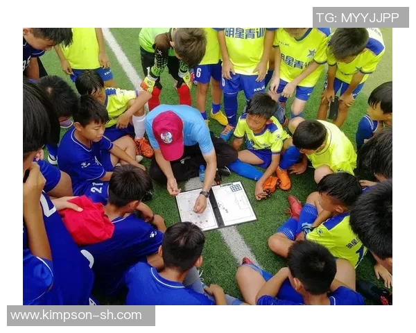 足球明星养成秘籍全面解析从基础训练到职业生涯规划的全方位指导