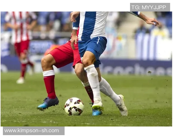 足球明星精彩瞬间技巧集锦全景展示让你领略足球魅力与风采 足球明星精彩瞬间技巧集锦全景展示让你领略足球魅力与风采