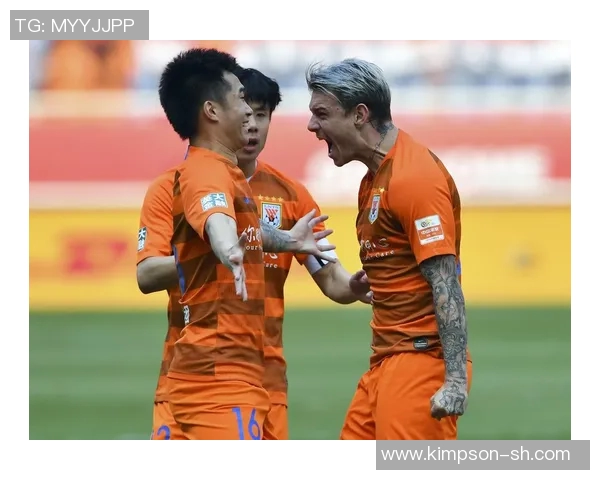 山东鲁能泰山迎战河南建业争夺中超联赛关键三分之战